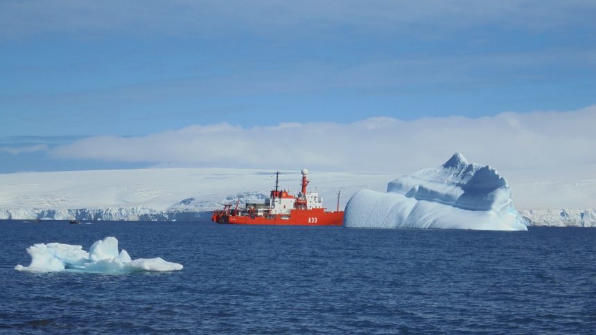 Active-source seismic tomography of Orca Volcano, Bransfield Basin